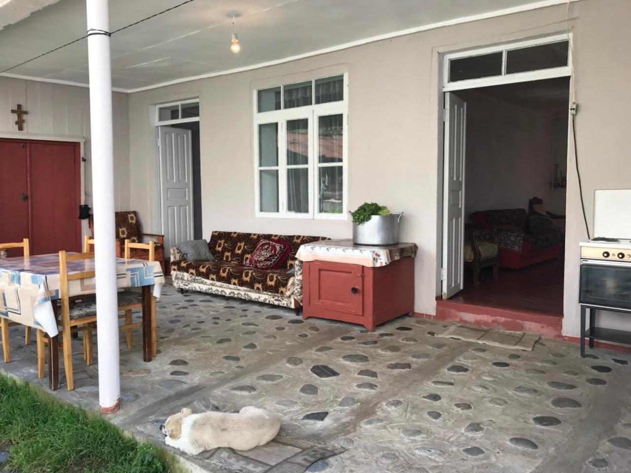 Ciuri'S Guesthouse Zhabeshi Exteriér fotografie
