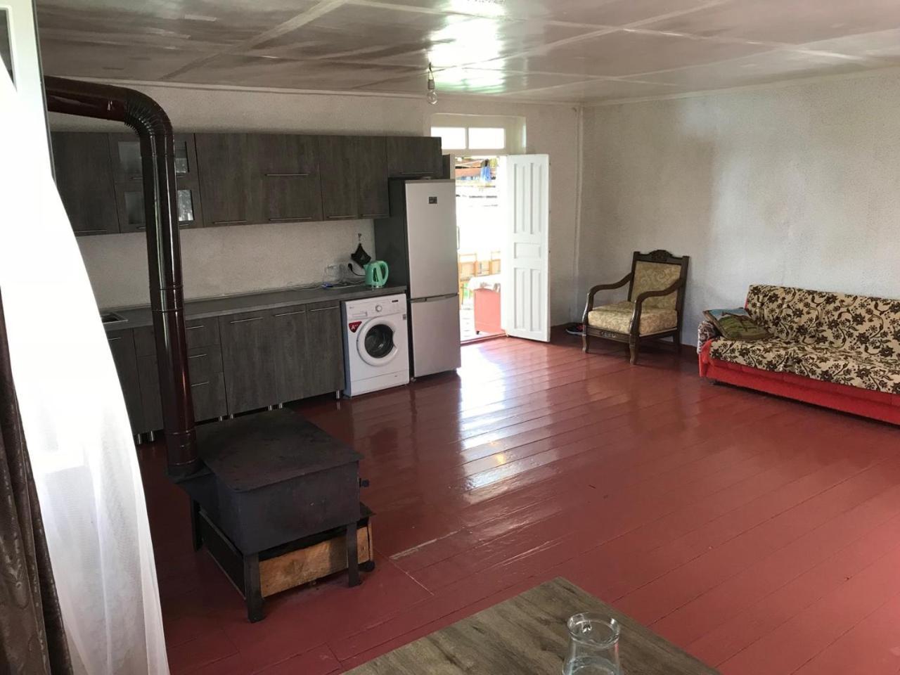 Ciuri'S Guesthouse Zhabeshi Exteriér fotografie