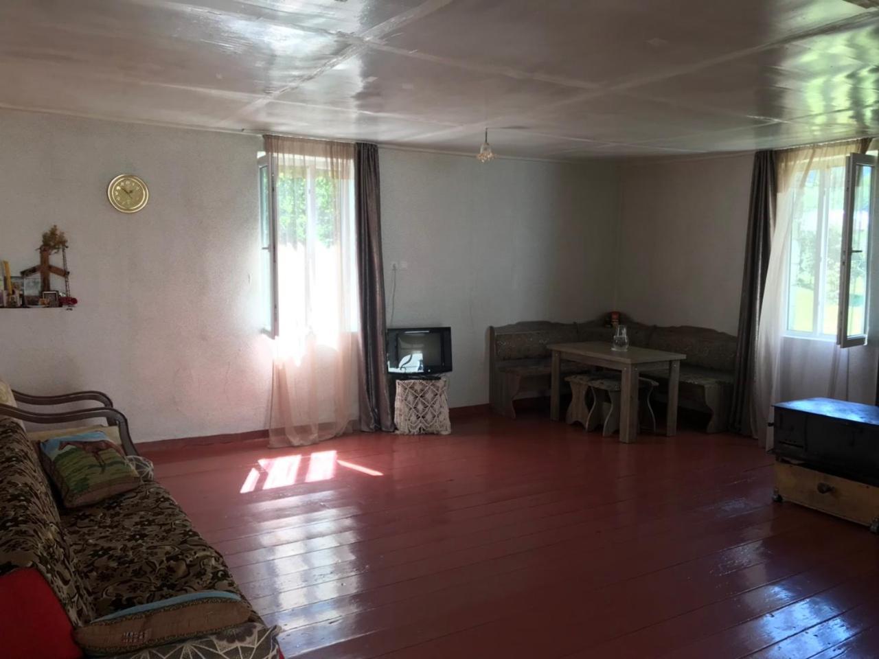Ciuri'S Guesthouse Zhabeshi Exteriér fotografie