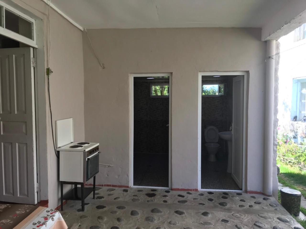 Ciuri'S Guesthouse Zhabeshi Exteriér fotografie