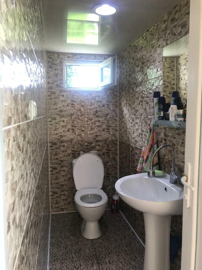 Ciuri'S Guesthouse Zhabeshi Exteriér fotografie
