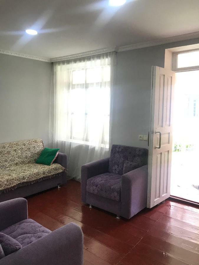 Ciuri'S Guesthouse Zhabeshi Exteriér fotografie