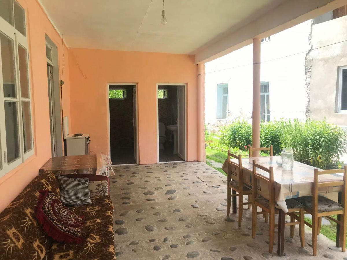Ciuri'S Guesthouse Zhabeshi Exteriér fotografie
